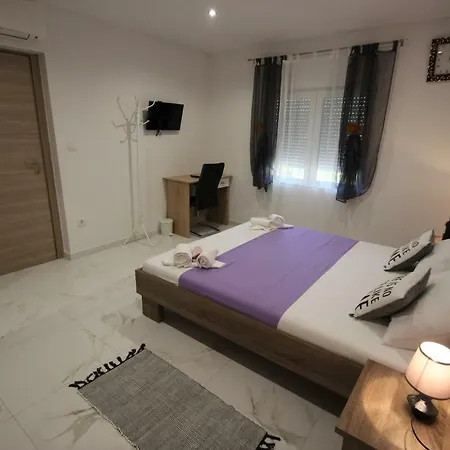 Alice Guest house *