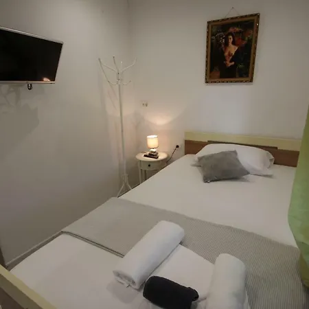 Alice Guest house *